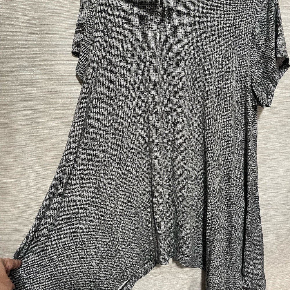 Chelsea and Theodore size large, black and white tonic top